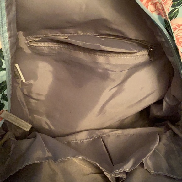 Backpack - Picture 3 of 4